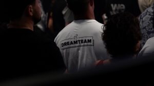 dreamteam in crowd