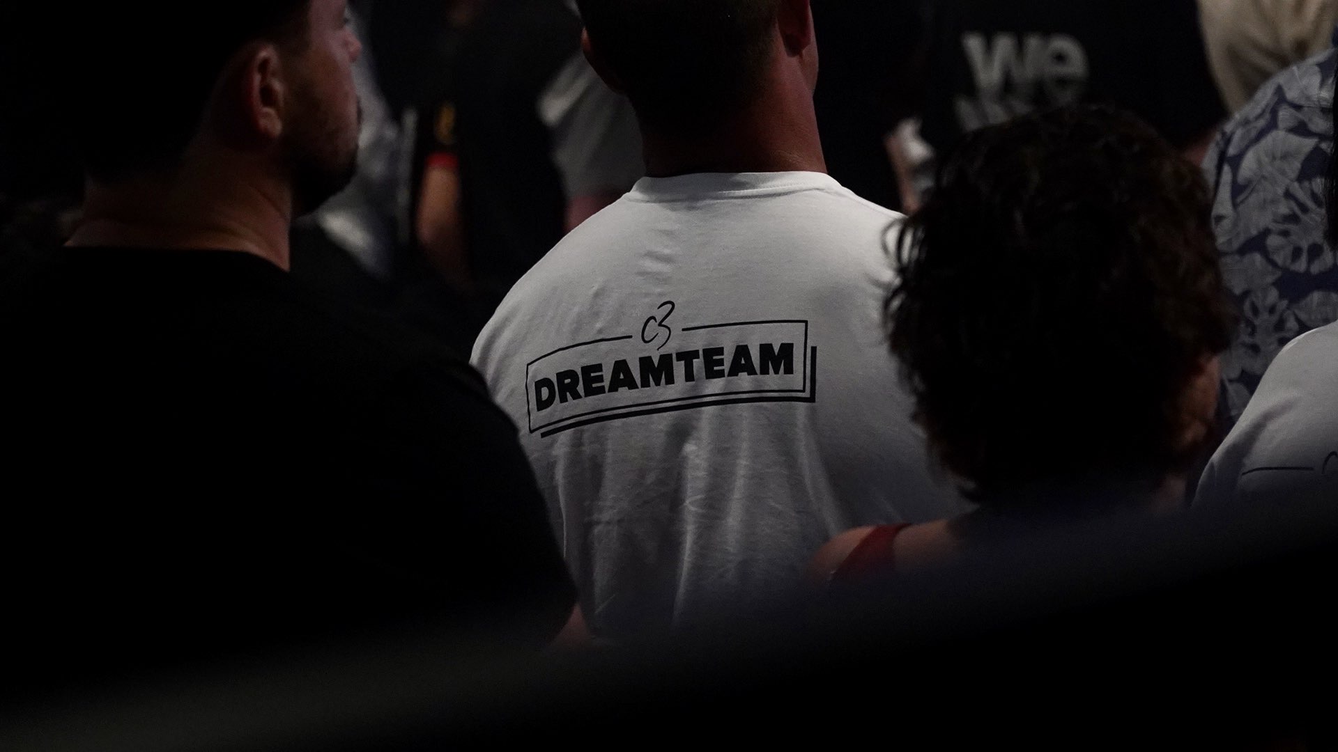 dreamteam in crowd